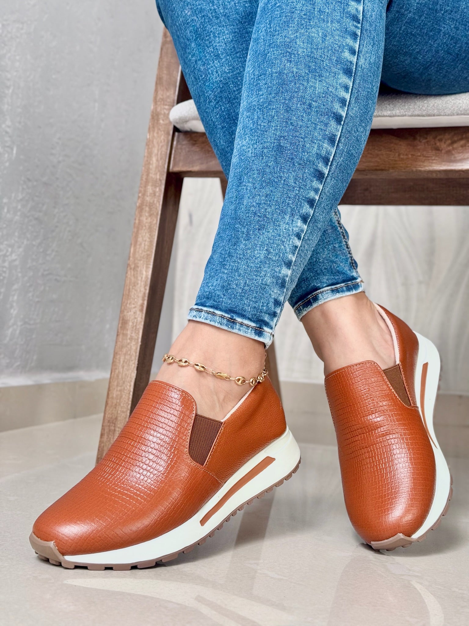 TENIS EN CUERO TOKIO