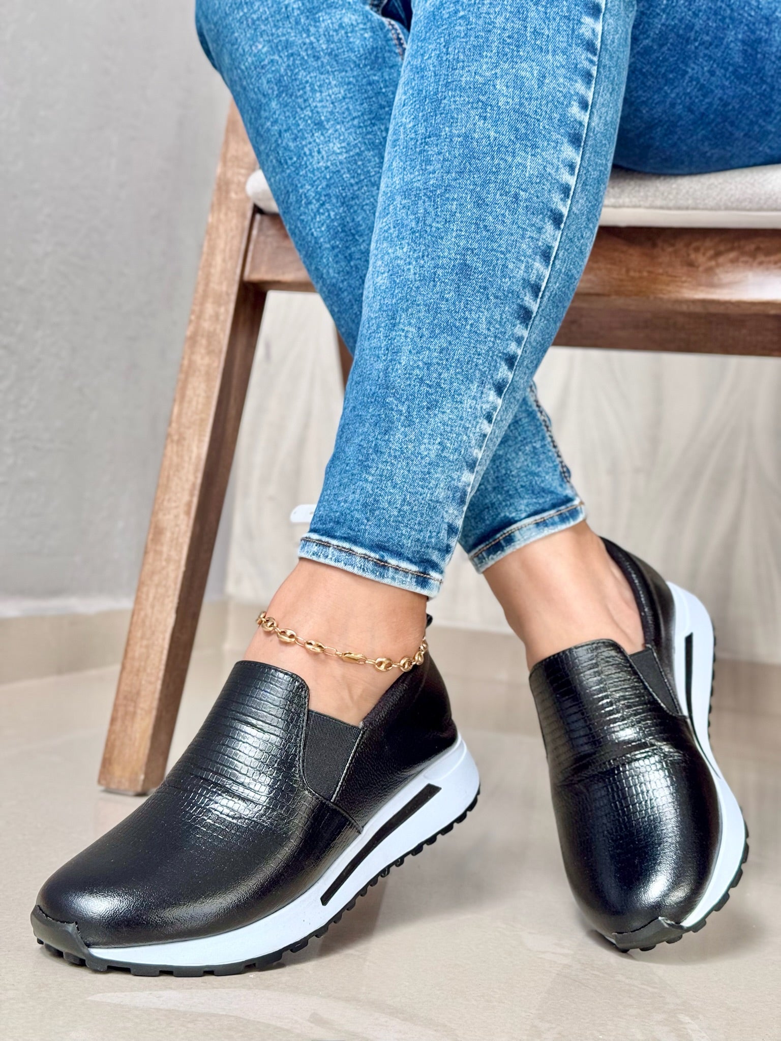 TENIS EN CUERO TOKIO